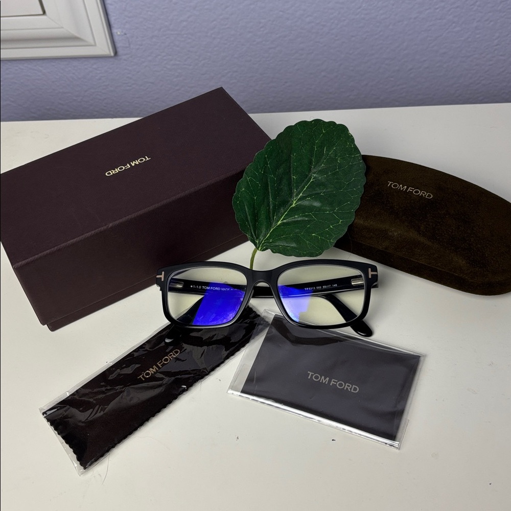 Tom Ford Mat Black Eyeglasses Case Box Microfib Cleaning Card 5313 002 55-17 145
